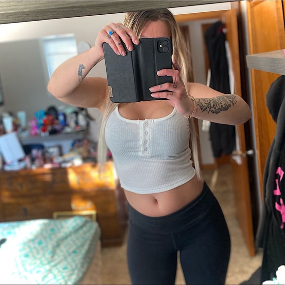 NWOT Button Up White Crop Top - Picture 2 of 4